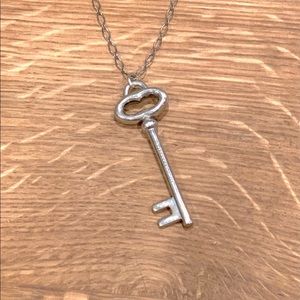 Tiffany’s silver key pedant necklace